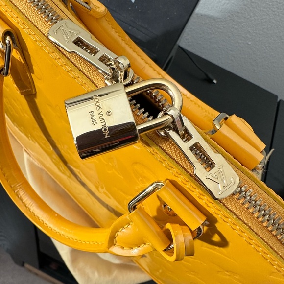 Louis Vuitton Vernis Alma PM bag - Picture 2 of 8